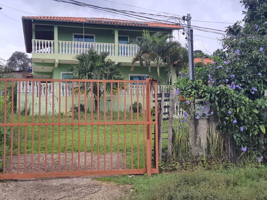Casa em Esmeraldas, Jardim Das Oliveiras, Rua 6, 553, MG. Área: 360m2