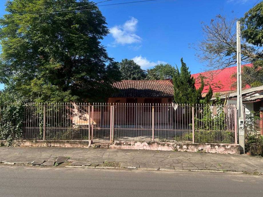 Casa em São Sebastião do Caí, Vila Rica, Rua Omiro Ledur, 211, RS. Área: 330m2