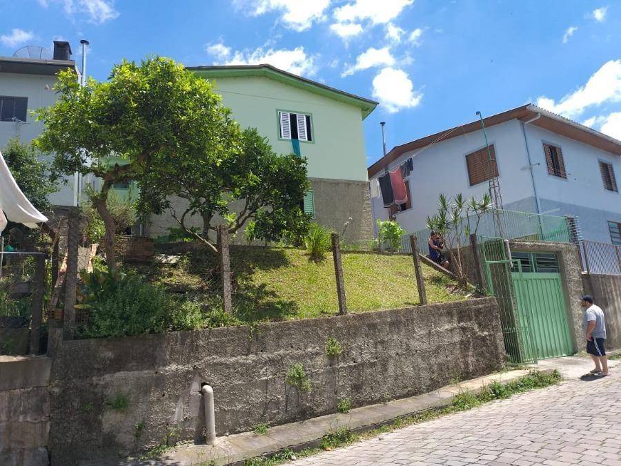 Casa em Caxias do Sul, Planalto, Rua Sergio Antonio Gobetti, 58, RS. Área: 177m2 - imagem 0