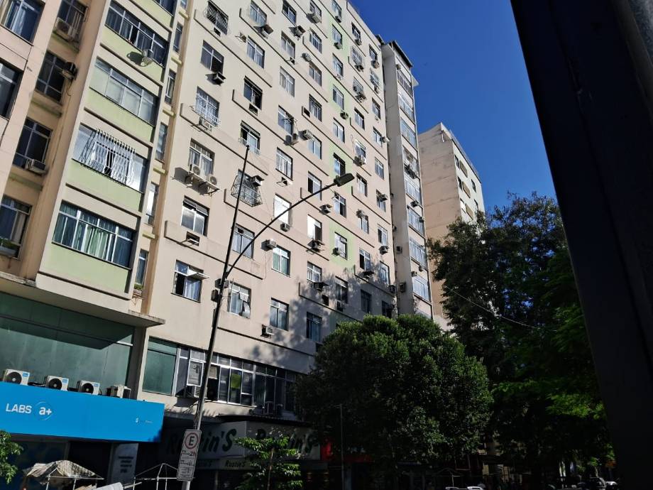 Loja em Rio de Janeiro, Catete, Rua Do Catete, 214, RJ. Área: 29m2