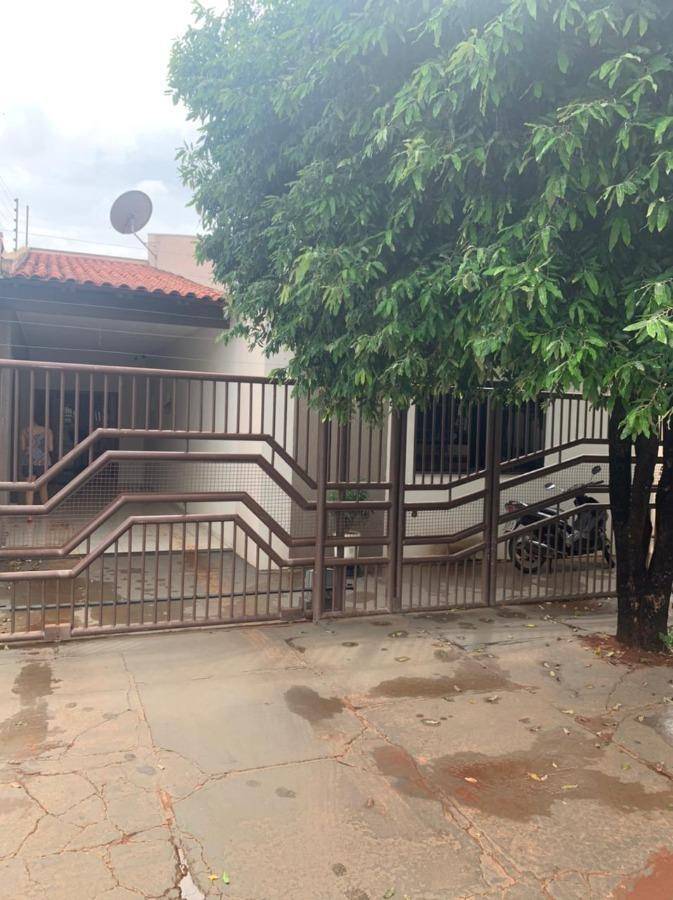Casa em Rondonópolis, Jardim Belo Horizonte, Rua Patrulheiro Jose Maciel Da Cruz, 578, MT. Área: 265m2
