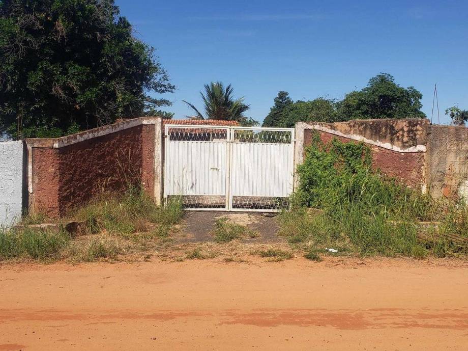 Casa em Guaiçara, Saude, Avenida Francisco Caldas, 206, SP. Área: 2040m2 - imagem 0