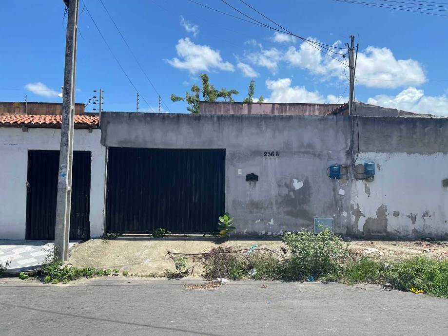 Casa em Horizonte, Zumbi, Rua Alemanha, 246B, CE. Área: 0m2