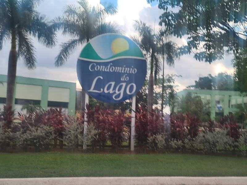 Casa em Goiânia, Condomínio Do Lago 1, Rua Lago 3, 0, GO. Área: 457m2