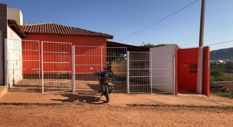 Casa em Salgueiro, Nossa Senhora Das Gracas, Rua Projetada 01, 243-B, PE. Área: 54m2