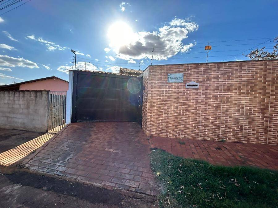 Casa em Santa Helena de Goiás, Centro, Avenida Filemon Marcelino De Araujo, 185, GO. Área: 0m2