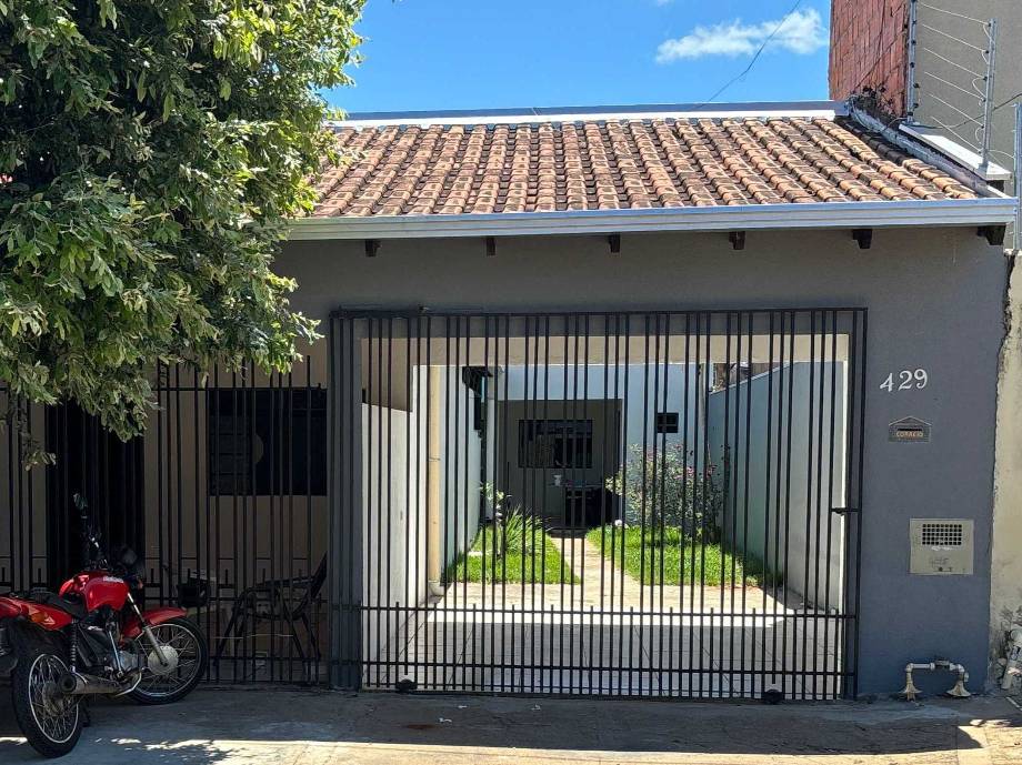 Casa em Rondonópolis, Residencial Cidade Alta, Rua Tupinambás, 429, MT. Área: 227m2