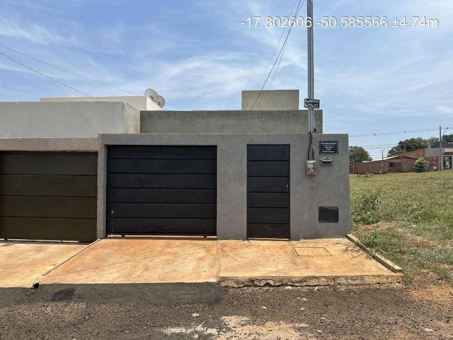 Casa em Santa Helena de Goiás, Parque Isaura, R Bem-Ti-Vi, 605, GO. Área: 94m2