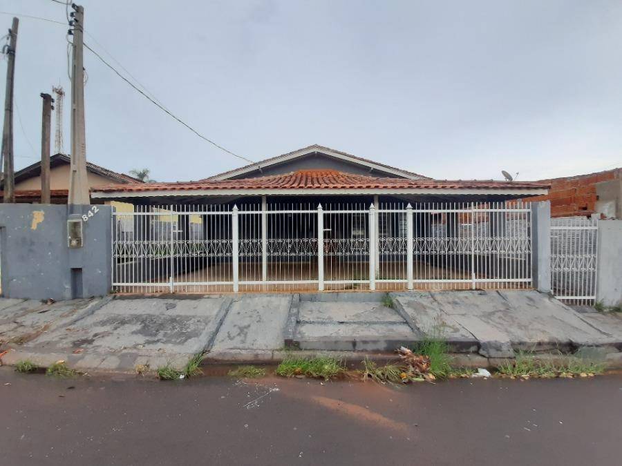 Casa em Pereira Barreto, Hossoi, R Emilio Chiesa, 842, SP. Área: 223m2