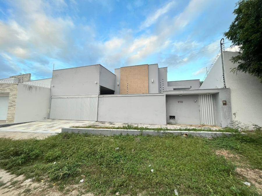 Casa em Pau dos Ferros, Nova Esperanca, Rua Maria Dulce, 110, RN. Área: 189m2 - imagem 0