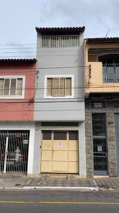 Casa em Pouso Alegre, Jardim America, Avenida Doutor Arthur Ribeiro Guimaraes, 457, MG. Área: 131m2