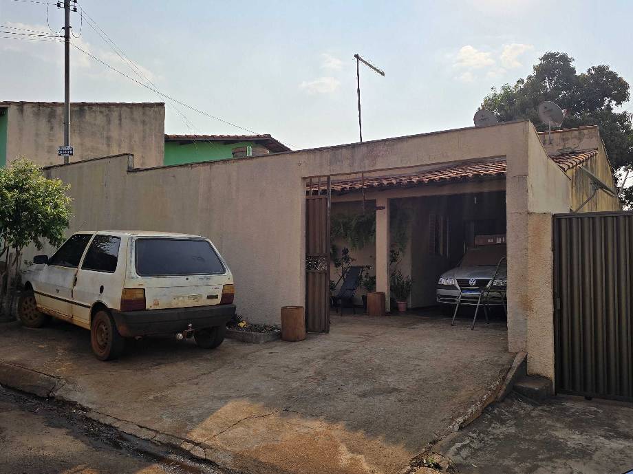 Casa em Santa Helena de Goiás, Brasil, Avenida Aristeu Bertoldo De Lima, 272, GO. Área: 0m2 - imagem 0