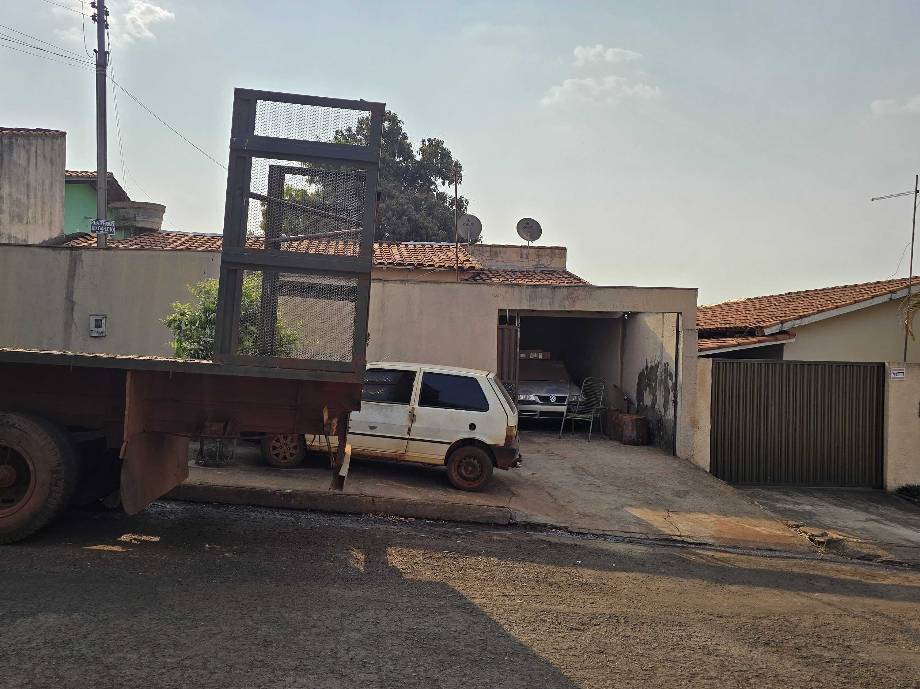 Casa em Santa Helena de Goiás, Brasil, Avenida Aristeu Bertoldo De Lima, 272, GO. Área: 114m2