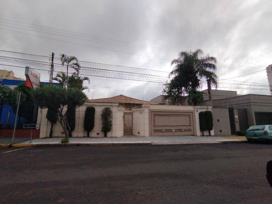 Casa em Birigui, Centro, Rua Nilo Pecanha, 278, SP. Área: 313m2