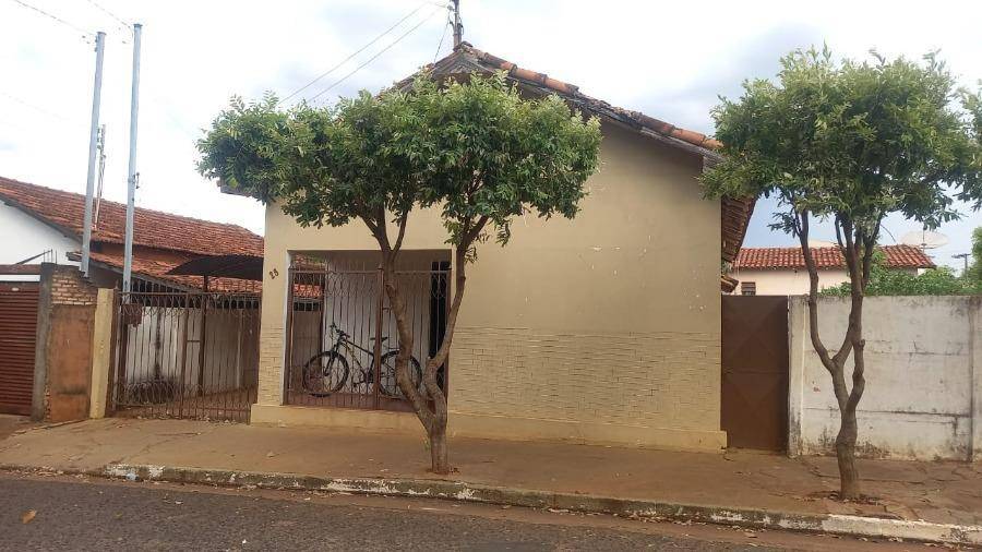Casa em Frutal, Centro, Rua Joao Goncalves, 25, MG. Área: 0m2