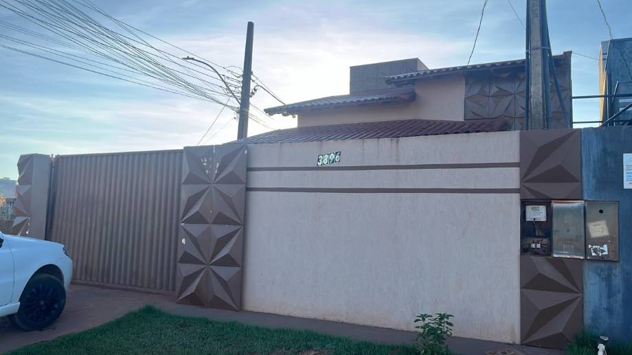 Casa à venda na Rua Jaguaribe - Rolim de Moura/RO Código: 02.21575