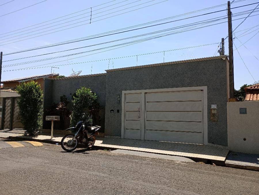 Casa em Macaubal, Centro, Rua Jeronimo Narciso Ramos, 401, SP. Área: 216m2 - imagem 0