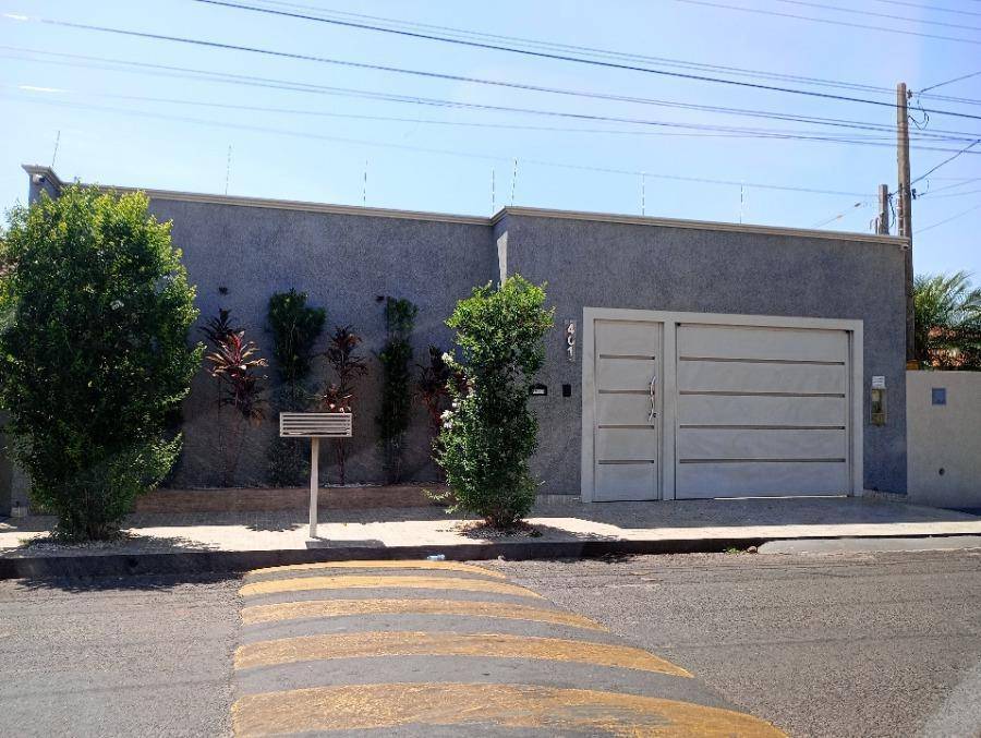 Casa em Macaubal, Centro, Rua Jeronimo Narciso Ramos, 401, SP. Área: 216m2