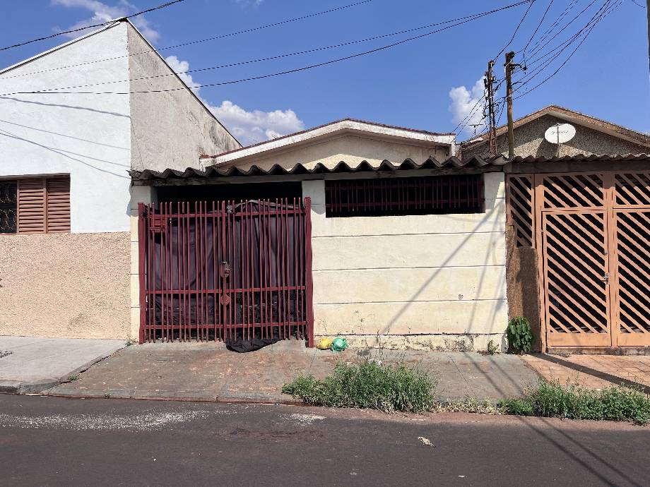 Casa em Ribeirão Preto, Campos Eliseos, Rua Eduardo Leite, 778, SP. Área: 0m2