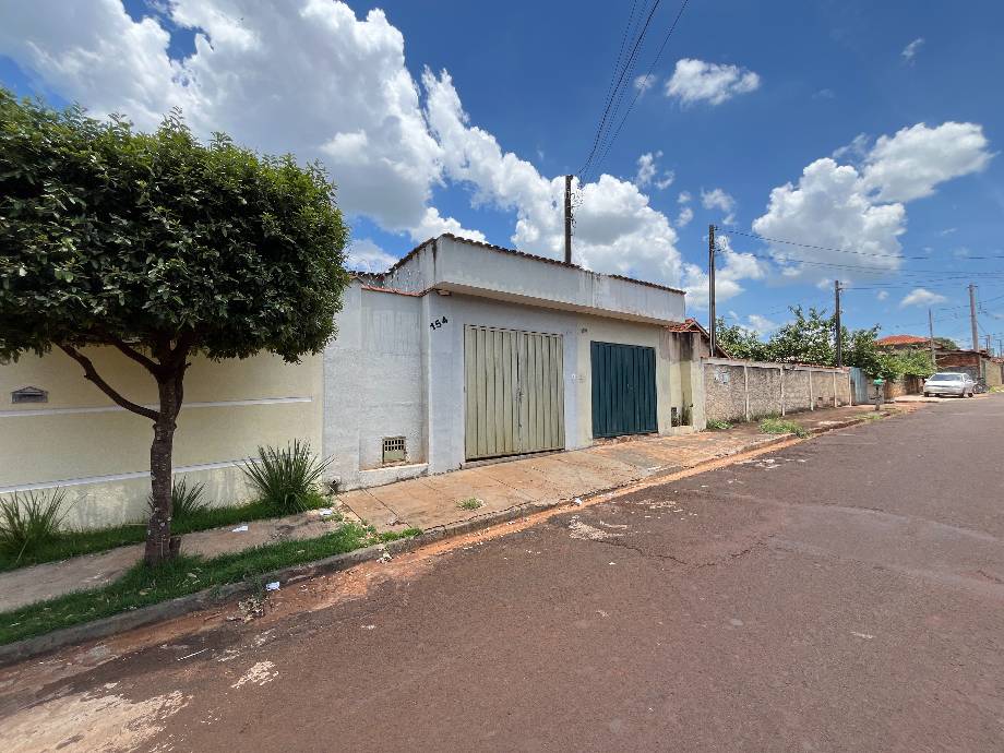 Casa em Jardinópolis, Centro, Rua Manoel Abrão Filho, 154, SP. Área: 85m2