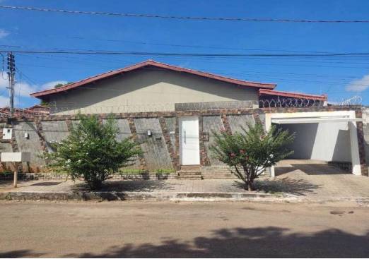 Casa em Edéia, Setor Alegrete, Av Getulio Vargas, 0, GO. Área: 380m2