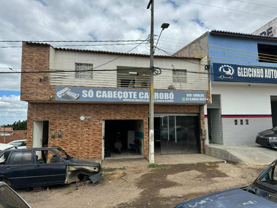 Casa em Cabrobó, Centro, Av Dr Nilo Coelho, 50A, PE. Área: 237m2
