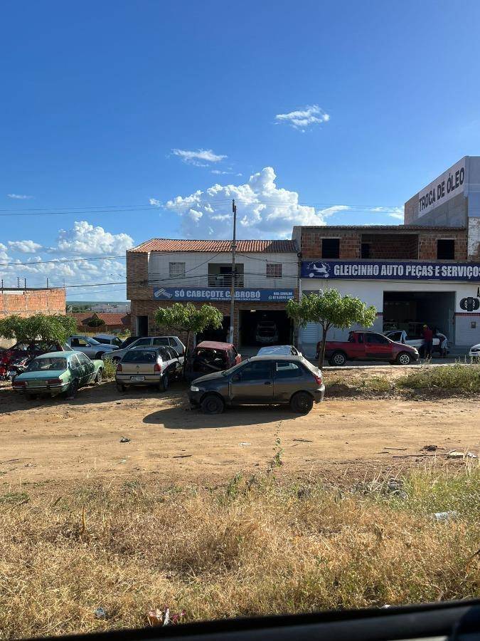 Casa em Cabrobó, Centro, Av Dr Nilo Coelho, 50A, PE. Área: 237m2 - imagem 0