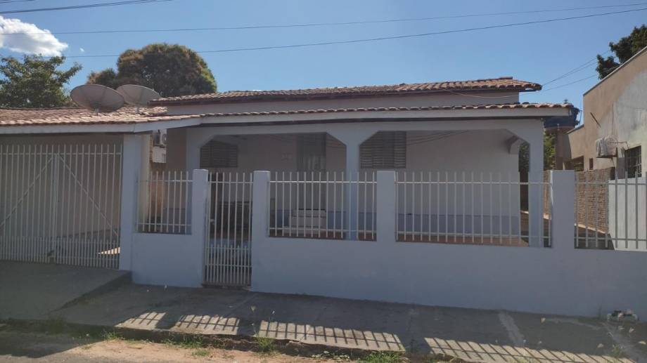 Casa em Nortelândia, Cohab Santo Antonio, Rua Alberto Coelho Ormond, S/N, MT. Área: 155m2
