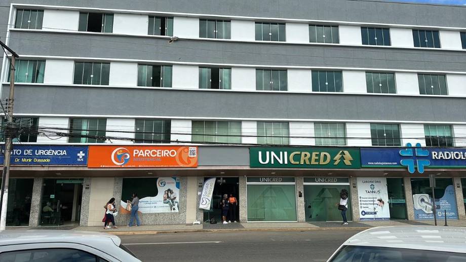 Sala comercial em Itaperuna, Centro, Avenida Cardoso Moreira, 897, RJ. Área: 132m2