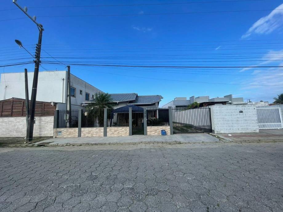 Casa em Tijucas, Centro, Caio Jonas Portella, 272, SC. Área: 0m2
