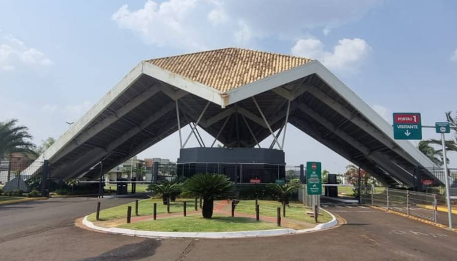 Casa em Campo Grande, Maria Aparecida Pedrossian, Rua Aleluia, 34, MS. Área: 452m2