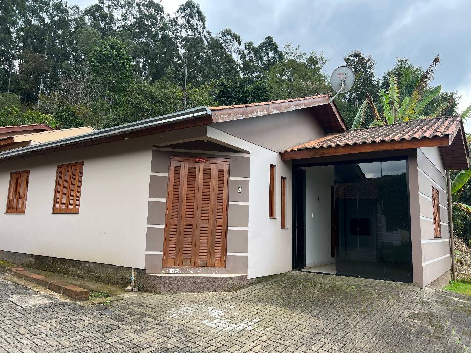 Casa em Igrejinha, Figueira, Rua Dos Renck, 597, RS. Área: 78m2
