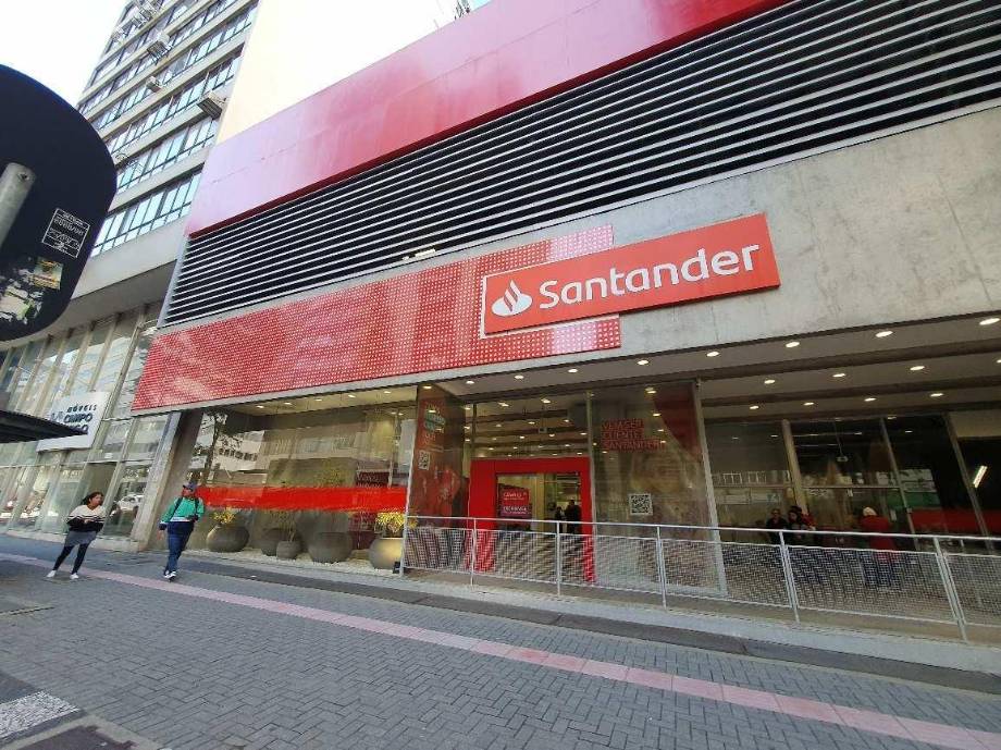Ex-agência em Curitiba, Centro, Rua Marechal Deodoro, 474, PR. Área: 0m2