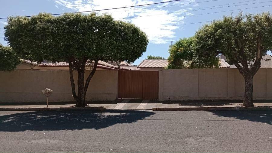 Casa em Piacatu, Centro, Avenida Zualdo Paganini, 44, SP. Área: 0m2