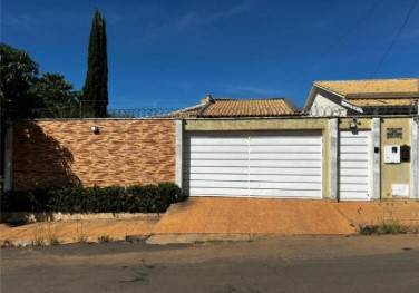Casa em Firminópolis, Setor Boa Vista, Rua João Teixeira Alves, S/N, GO. Área: 301m2