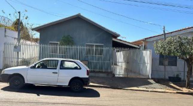 Casa em Cassilândia, Vila Pernambuco, Rua Martiano José De Moura, 130, MS. Área: 0m2