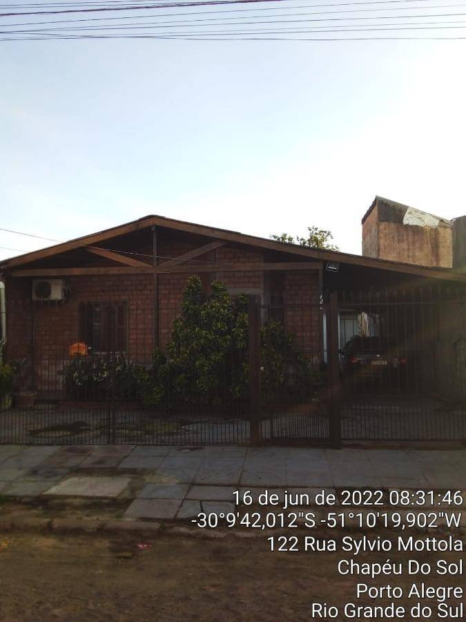 Casa em Porto Alegre, Hípica, Rua Sylvio Mottola, 122, RS. Área: 0m2