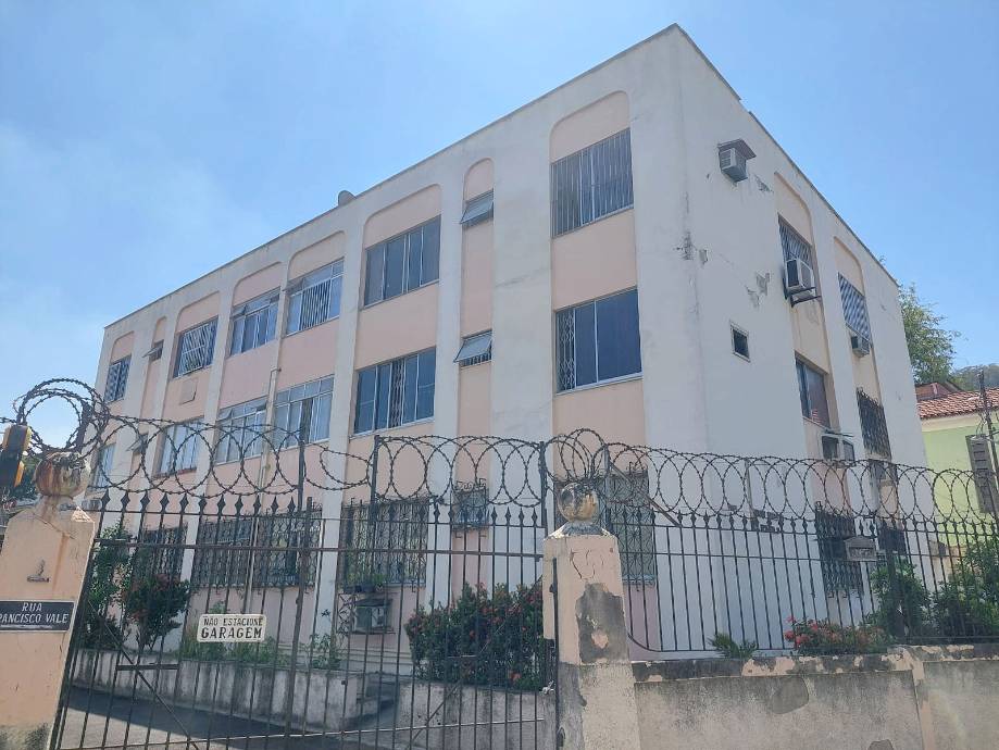 Apartamento em Rio de Janeiro, Engenheiro Leal, Rua Francisco Vale, 5, RJ. Área: 60m2