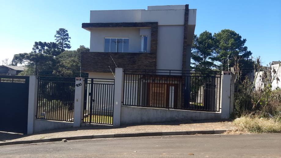 Casa em Guarapuava, Santana, Rua Vereador Álvaro Nascimento, 100, PR. Área: 0m2