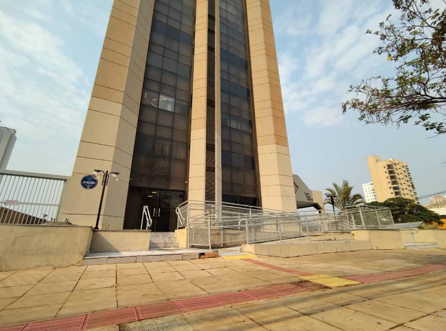 Sala comercial em Campo Grande, Centro, Avenida Afonso Pena, 3504, MS. Área: 48m2