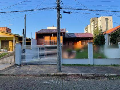 Casa em Canoas, Igara, Rua Dos Salgueiros, 29, RS. Área: 236m2