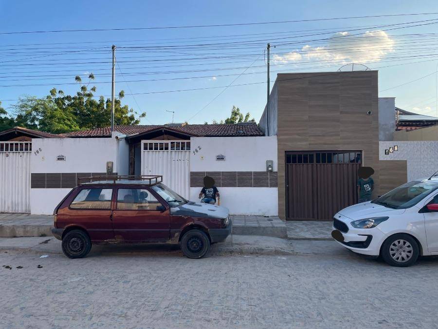 Casa em Patos, Monte Castelo, Antônio Torres De Morais, 162, PB. Área: 0m2
