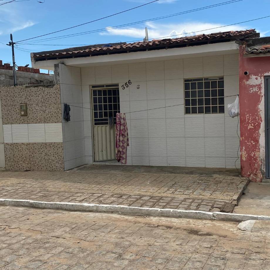 Casa em Serra Talhada, Tancredo Neves, Rua 11, 356, PE. Área: 136m2