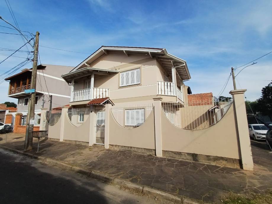 Casa em Canoas, Estância Velha, Rua Do Tarumã, 27, RS. Área: 0m2