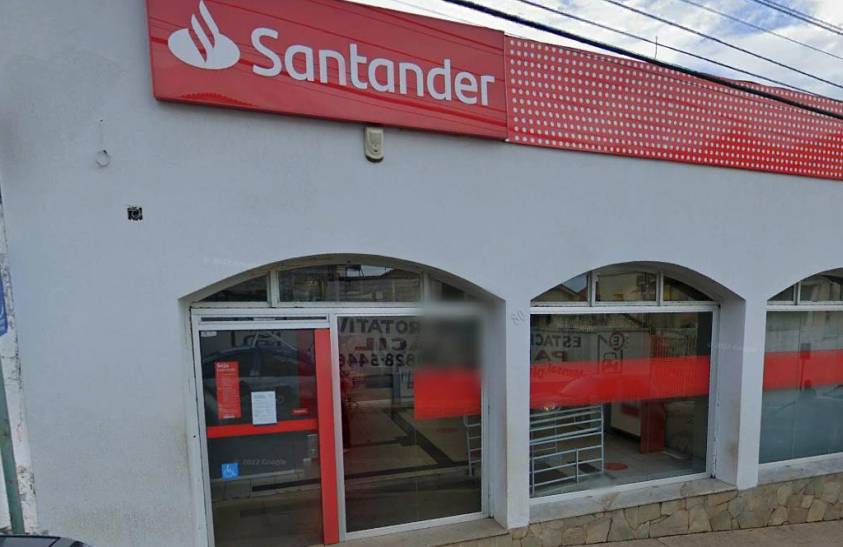 Ex-agência em Nepomuceno, Centro, R Rubem Ribeiro, 80, MG. Área: 0m2