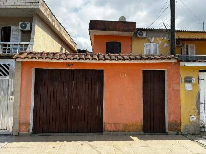 Casa em Guarujá, Jardim Santa Maria, Rua 10, 197, SP. Área: 83m2