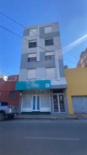 Sala comercial em Pelotas, Centro, Rua Gonçalves Chaves, 453, RS. Área: 48m2