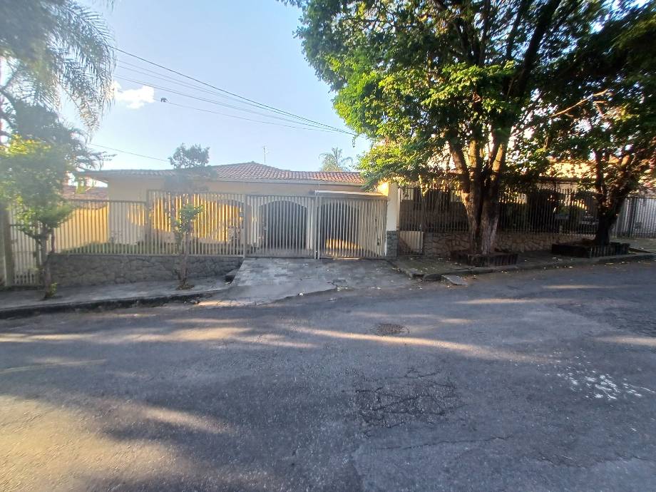 Casa em Betim, Guarujá, Rua Flávio Saraiva, 204, MG. Área: 202m2