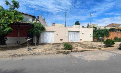 Casa em Montes Claros, Jaragua, Avenida Antonio De Freitas, 500-A, MG. Área: 115m2