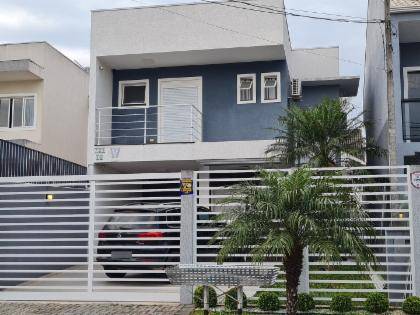 Casa em Curitiba, Xaxim, Rua Edna Walderez Bassetti Habith, 121, PR. Área: 131m2